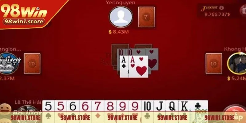 Tiến lên miền Nam là trò chơi bài dân gian phổ biến 